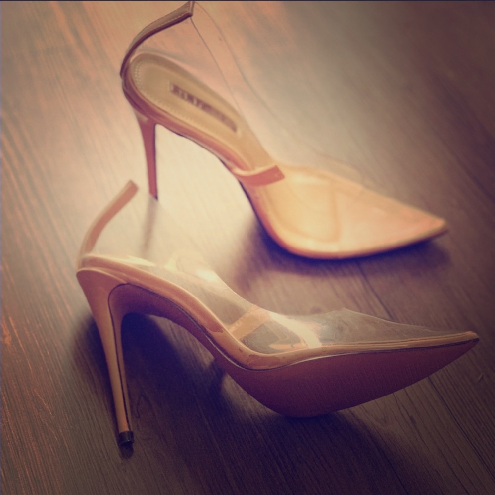 Cute stylish transparent heels!!